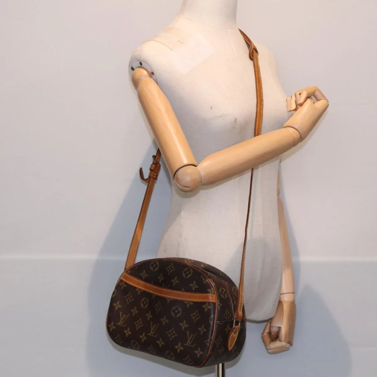 Trendy Inspired Louis Vuitton Besace Shoulder Bag