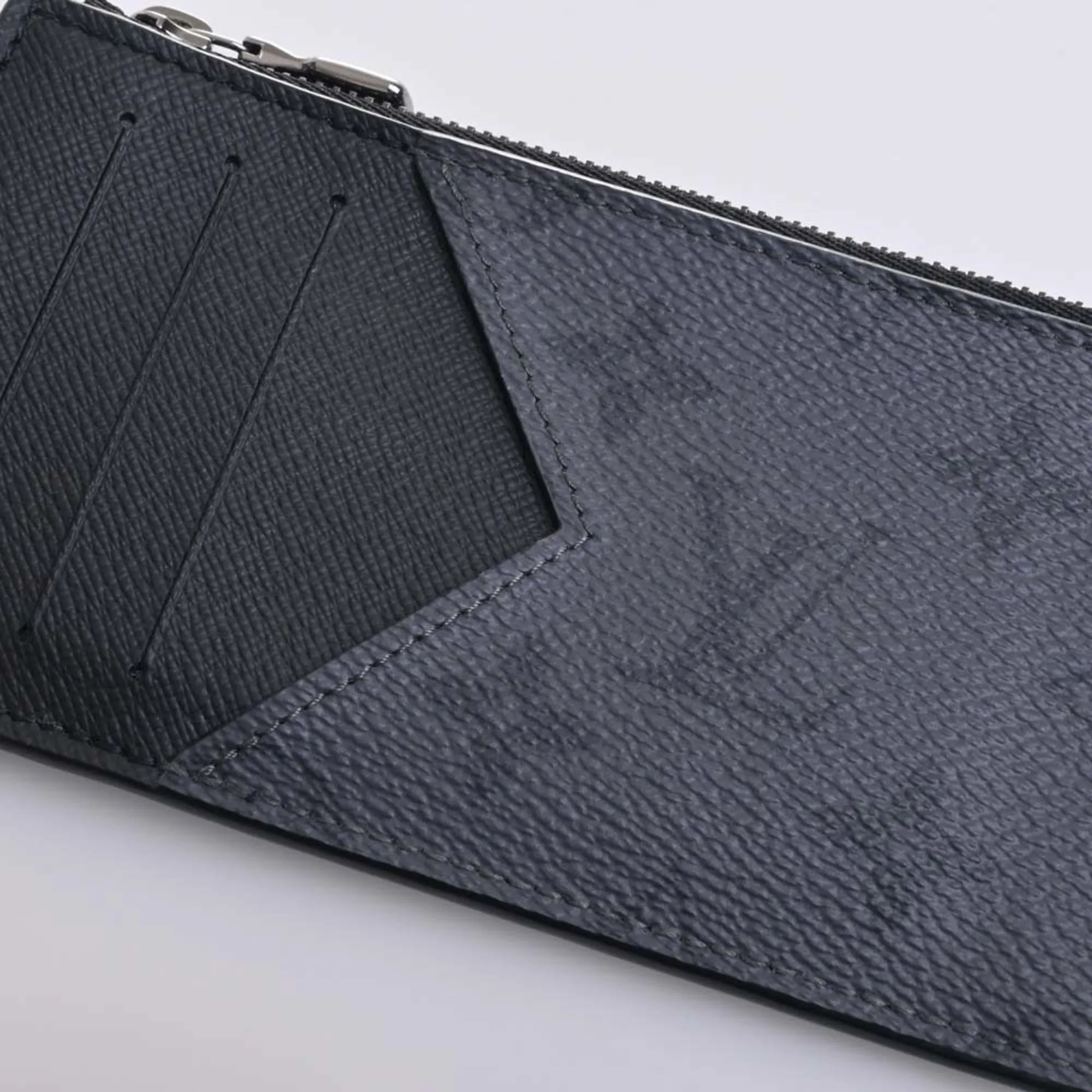 Trendy Inspired Louis Vuitton Eclipse Reverse Coin Card Holder M69533 Black Men's