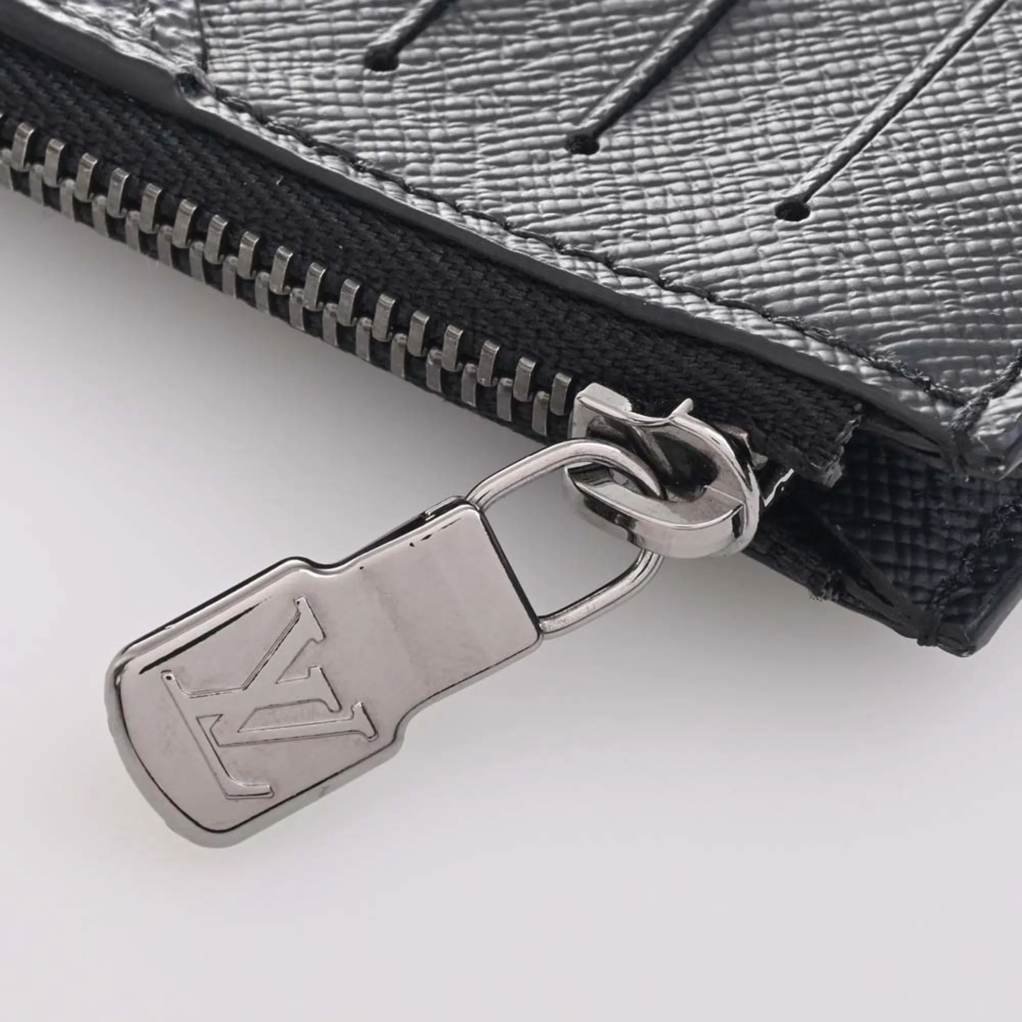 Trendy Inspired Louis Vuitton Eclipse Reverse Coin Card Holder M69533 Black Men's