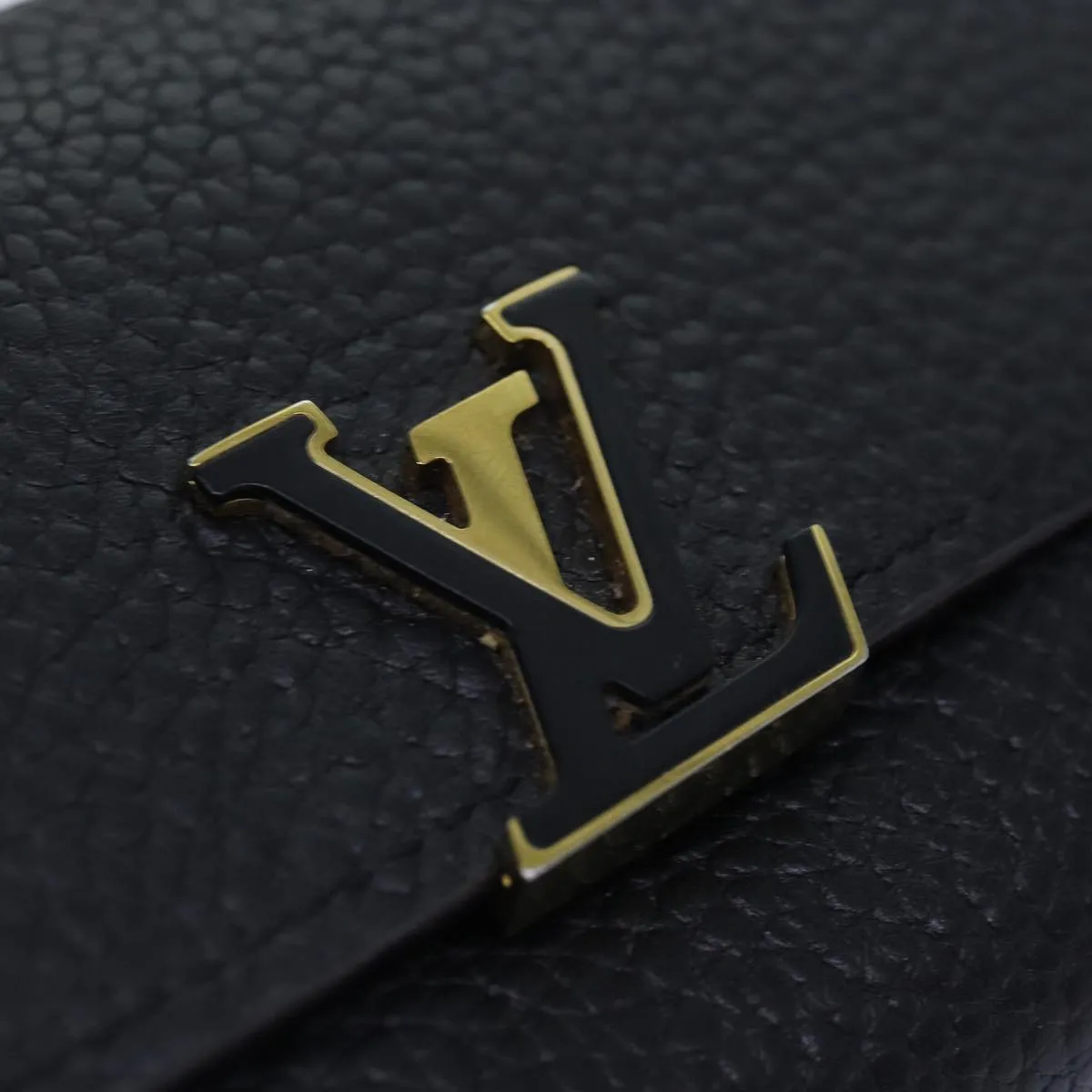 Trendy Inspired Louis Vuitton Portefeuille Capucines Compact Wallet Black M62157 Lv Auth Bs17177