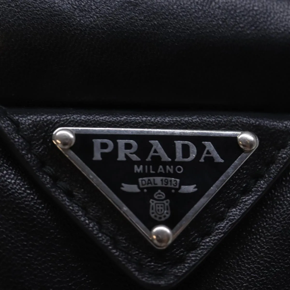 Trendy Inspired Prada Chain Shoulder Pouch Leather Black Auth 72105